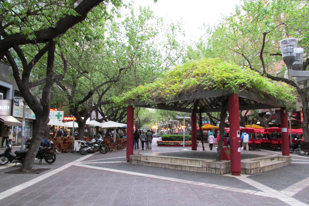 Los mejores paseos de compras en Mendoza: Peatonal Sarmiento